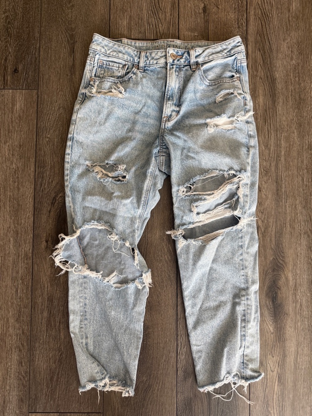 American Eagle Outfitters Light Wash Distressed Ankle Jeans